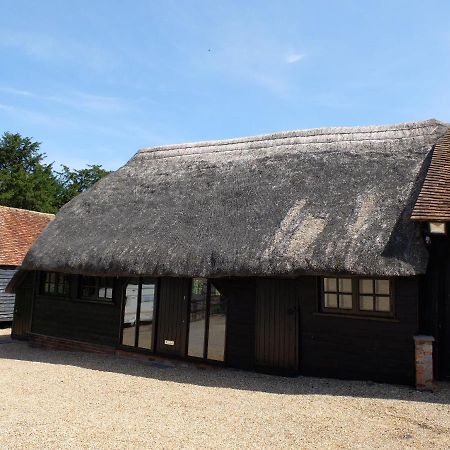 테임 The Thatched Barn 빌라 외부 사진