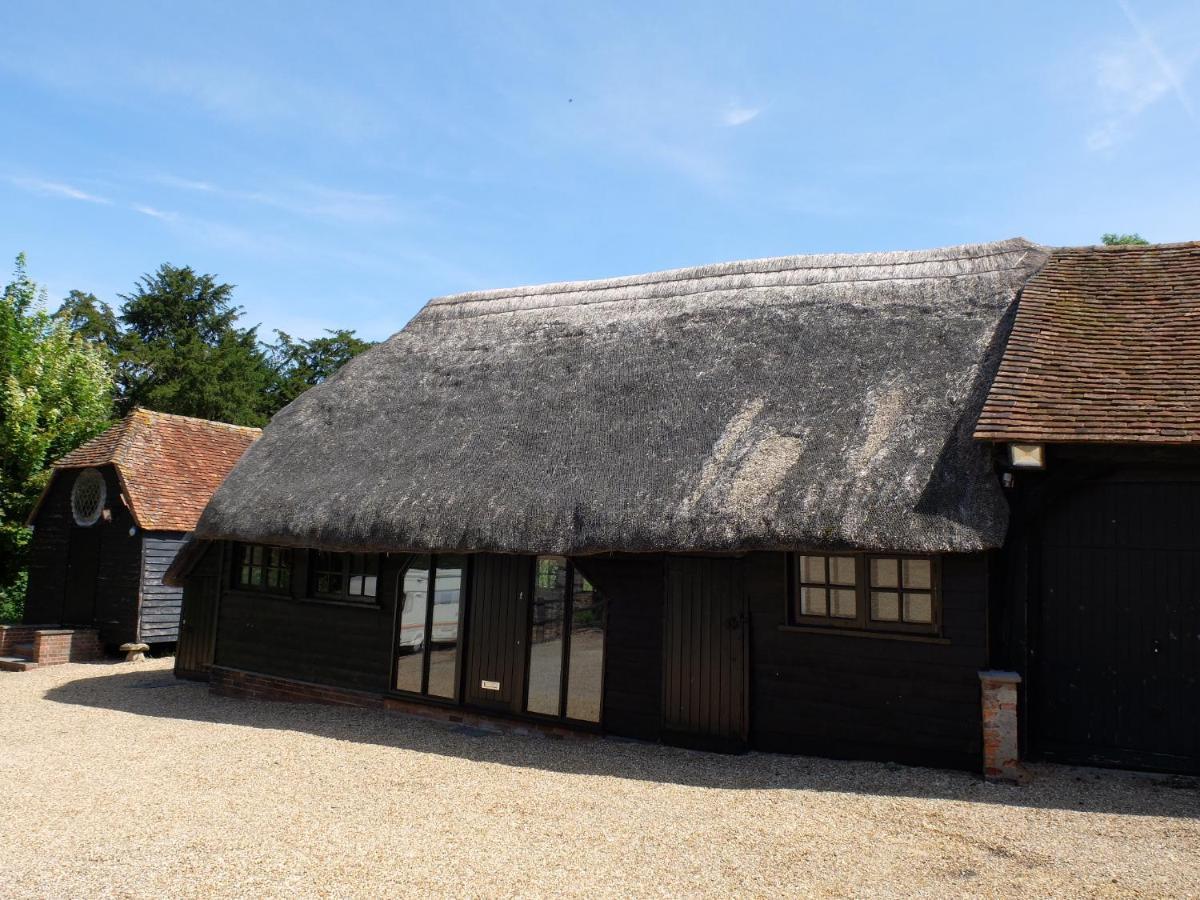 테임 The Thatched Barn 빌라 외부 사진